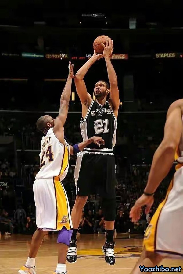 蒂姆-邓肯：NBA75大巨星榜单上的<a href=/lanqiu/suoyou/spurs/ target=_blank class=infotextkey>马刺</a>传奇